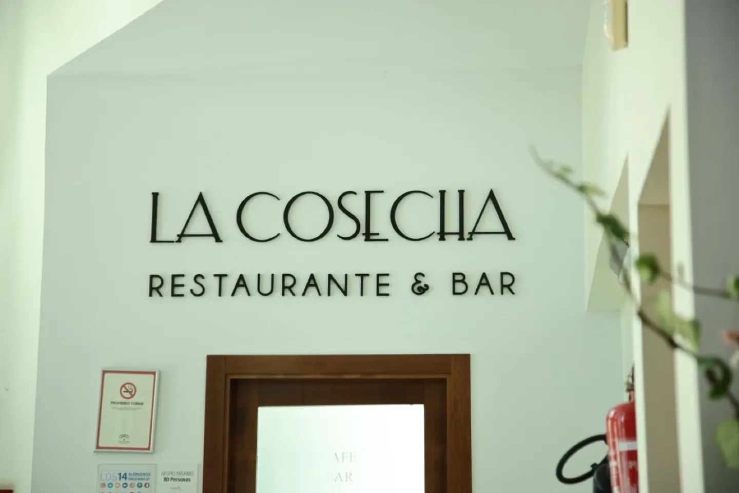 Logo de La Cosecha Restaurante & Bar